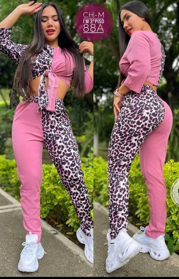 CONJUNTO DE JOGGER Y TOP DE MANGA LARGA